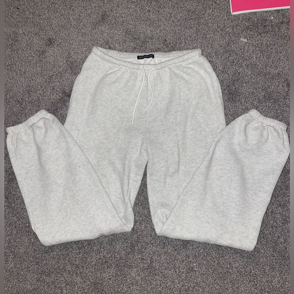 Brandy Melville grey cuffed sweatpants | one size